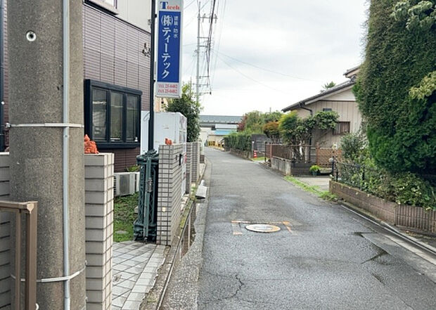 桜や紅葉の名所に出かける人は多いと思いますが、家にいながら季節の移ろいを感じる生活を送りませんか?リビングや窓から見える景色が生活を彩るワンポイントに!現地から見える景色を堪能してみては如何でしょう。