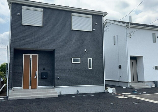 ついに完成致しました!現地をご見学に行く際は、道路の幅や周辺の交通量、施設などをご確認頂くことをおすすめします!物件の流れが早いため、内見をしたい方はお早めに当社営業までお問い合わせ頂きご予約下さい!