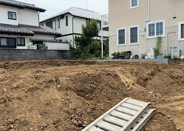 ついに完成致しました!現地をご見学に行く際は、道路の幅や周辺の交通量、施設などをご確認頂くことをおすすめします!物件の流れが早いため、内見をしたい方はお早めに当社営業までお問い合わせ頂きご予約下さい!