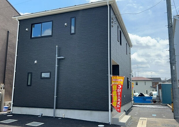ついに完成致しました!現地をご見学に行く際は、道路の幅や周辺の交通量、施設などをご確認頂くことをおすすめします!物件の流れが早いため、内見をしたい方はお早めに当社営業までお問い合わせ頂きご予約下さい!