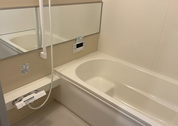 入浴時の快適さも大事なことですが、綺麗な状態を維持できなければ気持ちよく入浴できません。毎日の掃除が楽という点は大事なポイントになります!カビが生えにくく掃除がしやすい、壁や浴槽を選ぶといいでしょう。