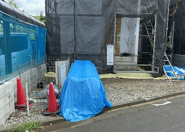 木造住宅とは土台、壁、柱など建築物の強度を支える構造体の材に木が使用されている構造を指します。構造体は建物の自重を支えるだけではなく風圧や水圧、積裁荷重などあらゆる衝撃に耐えるための基礎です。