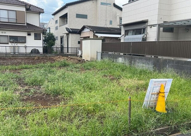 木造住宅とは土台、壁、柱など建築物の強度を支える構造体の材に木が使用されている構造を指します。構造体は建物の自重を支えるだけではなく風圧や水圧、積裁荷重などあらゆる衝撃に耐えるための基礎です。