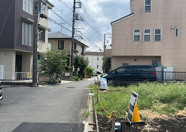 桜や紅葉の名所に出かける人は多いと思いますが、家にいながら季節の移ろいを感じる生活を送りませんか?リビングや窓から見える景色が生活を彩るワンポイントに!現地から見える景色を堪能してみては如何でしょう。