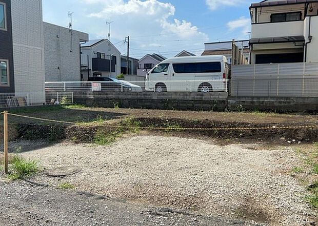 木造住宅とは土台、壁、柱など建築物の強度を支える構造体の材に木が使用されている構造を指します。構造体は建物の自重を支えるだけではなく風圧や水圧、積裁荷重などあらゆる衝撃に耐えるための基礎です。