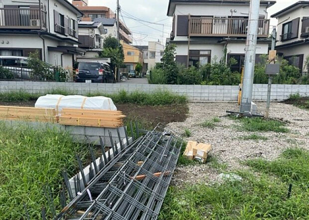 家族でのBBQを行うのであれば3坪程度の広さがあればよいでしょう。ガーデニングや家庭菜園を楽しむ際は、手入れが行き届く範囲にすると安心です。また、庭のある方角や接道が気になる方は事前に確認しましょう。