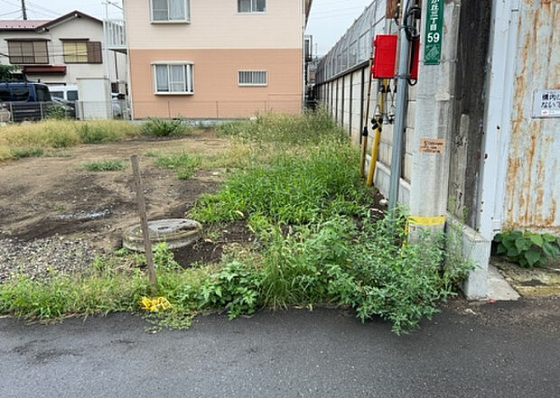 桜や紅葉の名所に出かける人は多いと思いますが、家にいながら季節の移ろいを感じる生活を送りませんか?リビングや窓から見える景色が生活を彩るワンポイントに!現地から見える景色を堪能してみては如何でしょう。
