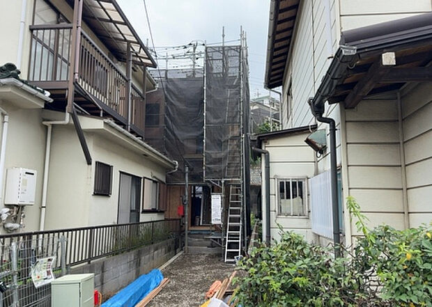 ついに完成致しました!現地をご見学に行く際は、道路の幅や周辺の交通量、施設などをご確認頂くことをおすすめします!物件の流れが早いため、内見をしたい方はお早めに当社営業までお問い合わせ頂きご予約下さい!