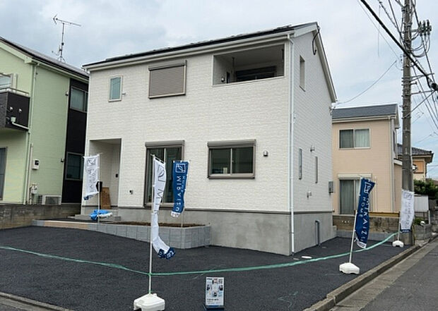 ついに完成致しました!現地をご見学に行く際は、道路の幅や周辺の交通量、施設などをご確認頂くことをおすすめします!物件の流れが早いため、内見をしたい方はお早めに当社営業までお問い合わせ頂きご予約下さい!