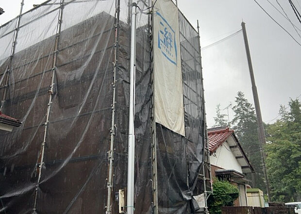 ついに完成致しました!現地をご見学に行く際は、道路の幅や周辺の交通量、施設などをご確認頂くことをおすすめします!物件の流れが早いため、内見をしたい方はお早めに当社営業までお問い合わせ頂きご予約下さい!
