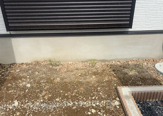 木造住宅とは土台、壁、柱など建築物の強度を支える構造体の材に木が使用されている構造を指します。構造体は建物の自重を支えるだけではなく風圧や水圧、積裁荷重などあらゆる衝撃に耐えるための基礎です。