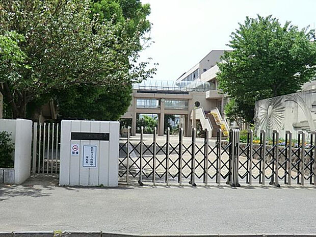 藤塚中学校（約611m）