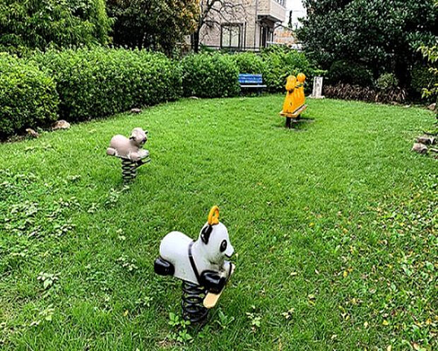 図書塚公園(約353m)