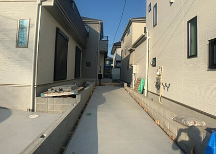 前面道路含む現地写真_2