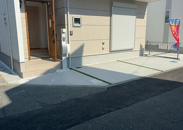 【駐車場】駐車場と明記されていても、最小スペースでつくられた駐車場だと大型車は駐車できなかったり、出入りしにくくなったりする可能性があります。お車のサイズと購入したい物件の駐車場のサイズを現地で確認しましょう。