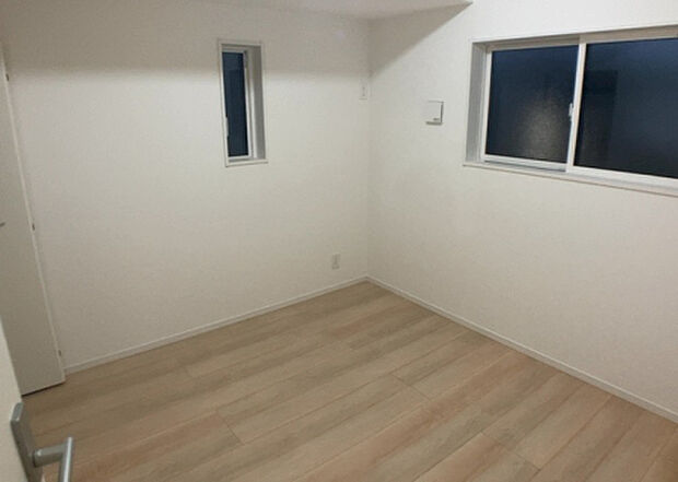 【子供部屋】子供が何人でも年齢によっては、受験時にしっかり壁のある個室があった方が良い場合もあります。難しい問題ですが、兄弟の人数や、性別や年齢差によって状況が異なりますので、数年後のこともしっかり考えましょう。