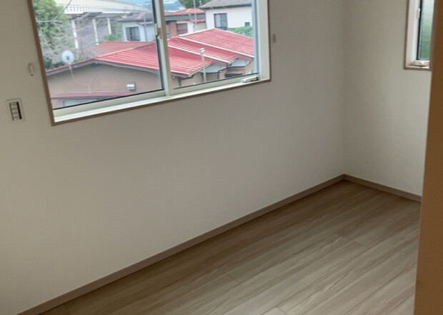 【子供部屋】子供が何人でも年齢によっては、受験時にしっかり壁のある個室があった方が良い場合もあります。難しい問題ですが、兄弟の人数や、性別や年齢差によって状況が異なりますので、数年後のこともしっかり考えましょう。