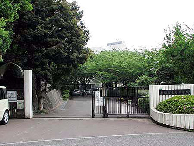 座間市南中学校(約457m)