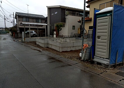 前面道路含む現地写真_3