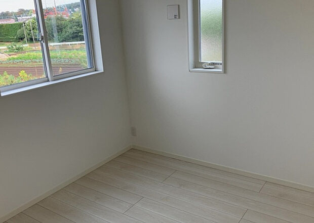 【子供部屋】子供が何人でも年齢によっては、受験時にしっかり壁のある個室があった方が良い場合もあります。難しい問題ですが、兄弟の人数や、性別や年齢差によって状況が異なりますので、数年後のこともしっかり考えましょう。