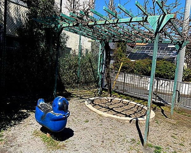 上野町ちびっこ公園(約154m)