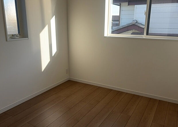 【子供部屋】子供が何人でも年齢によっては、受験時にしっかり壁のある個室があった方が良い場合もあります。難しい問題ですが、兄弟の人数や、性別や年齢差によって状況が異なりますので、数年後のこともしっかり考えましょう。