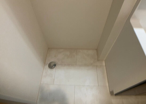 【ランドリースペース】ランドリースペースも気になります。洗濯機置場があり「洗う、干す、取り込む、アイロンがけ、たたむ」など、洗濯に関する家事をするための空間です。広さや収納など付帯設備も含めて、詳細は現地でご確認ください。