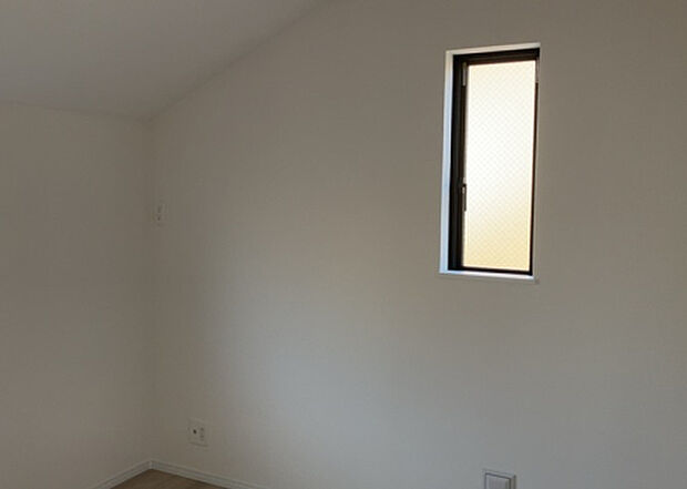 【子供部屋】子供が何人でも年齢によっては、受験時にしっかり壁のある個室があった方が良い場合もあります。難しい問題ですが、兄弟の人数や、性別や年齢差によって状況が異なりますので、数年後のこともしっかり考えましょう。