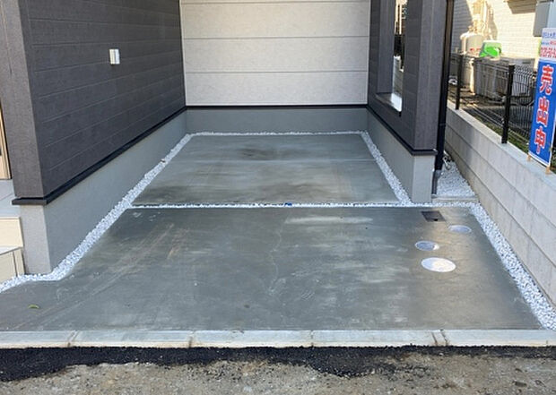 【駐車場】駐車場と明記されていても、最小スペースでつくられた駐車場だと大型車は駐車できなかったり、出入りしにくくなったりする可能性があります。お車のサイズと購入したい物件の駐車場のサイズを現地で確認しましょう。