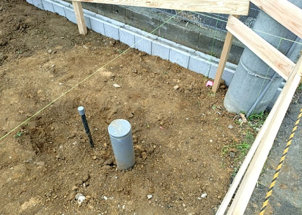 【その他設備】敷地内には、散水栓や立水栓があります。水道水を直接利用できるため、水を運ぶ手間を省くことが出来ます。大量の水を必要とする洗車作業や清掃などに役立ちます。その他設備とあわせて、現地でご確認ください。