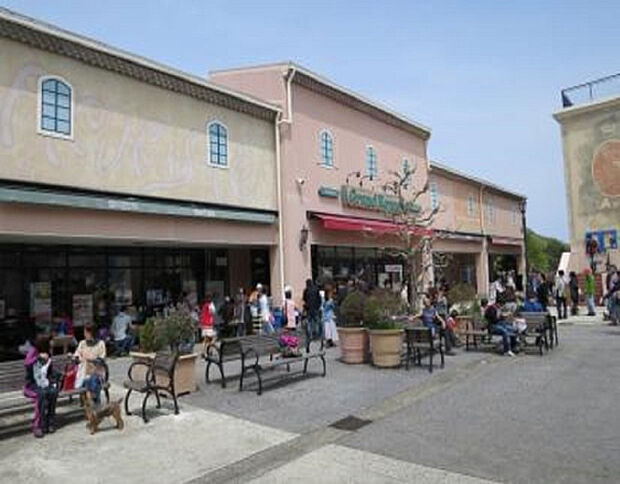 グランルパ・サカガミ南大沢店(約1,831m)