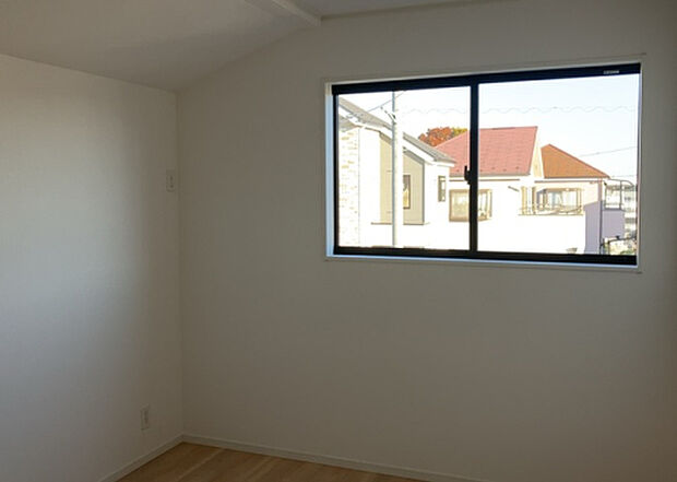 【子供部屋】子供が何人でも年齢によっては、受験時にしっかり壁のある個室があった方が良い場合もあります。難しい問題ですが、兄弟の人数や、性別や年齢差によって状況が異なりますので、数年後のこともしっかり考えましょう。