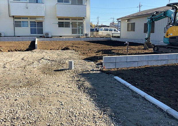 【駐車場_2】駐車場と明記されていても、最小スペースでつくられた駐車場だと大型車は駐車できなかったり、出入りしにくくなったりする可能性があります。お車のサイズと購入したい物件の駐車場のサイズを現地で確認しましょう。