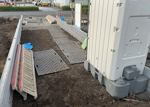 【駐車場_2】駐車場と明記されていても、最小スペースでつくられた駐車場だと大型車は駐車できなかったり、出入りしにくくなったりする可能性があります。お車のサイズと購入したい物件の駐車場のサイズを現地で確認しましょう。