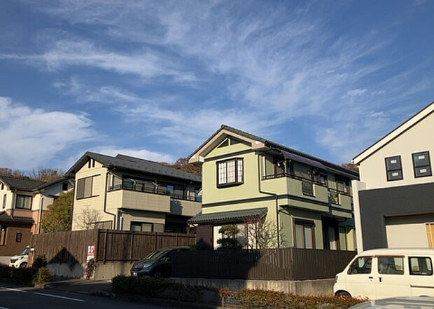 【物件からの展望_2】眺望を気にして物件を探す場合、前面に建物が建っていないか現地で確認しましょう！前面に建物があると景色はもちろん、日当たりや風通しにも影響が出てきます。住んだ時のことを想像しながら現地見学をしましょう。