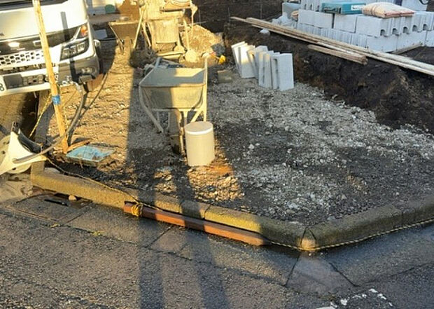 【駐車場_2】駐車場と明記されていても、最小スペースでつくられた駐車場だと大型車は駐車できなかったり、出入りしにくくなったりする可能性があります。お車のサイズと購入したい物件の駐車場のサイズを現地で確認しましょう。