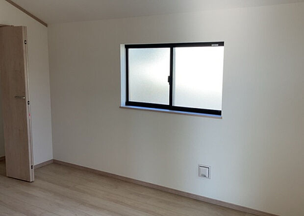 【子供部屋】子供が何人でも年齢によっては、受験時にしっかり壁のある個室があった方が良い場合もあります。難しい問題ですが、兄弟の人数や、性別や年齢差によって状況が異なりますので、数年後のこともしっかり考えましょう。