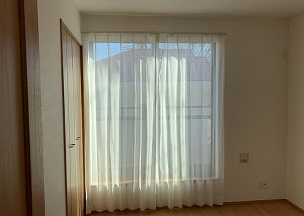 【子供部屋】子供が何人でも年齢によっては、受験時にしっかり壁のある個室があった方が良い場合もあります。難しい問題ですが、兄弟の人数や、性別や年齢差によって状況が異なりますので、数年後のこともしっかり考えましょう。