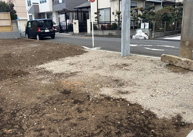 【その他設備】敷地内には、散水栓や立水栓があります。水道水を直接利用できるため、水を運ぶ手間を省くことが出来ます。大量の水を必要とする洗車作業や清掃などに役立ちます。その他設備とあわせて、現地でご確認ください。