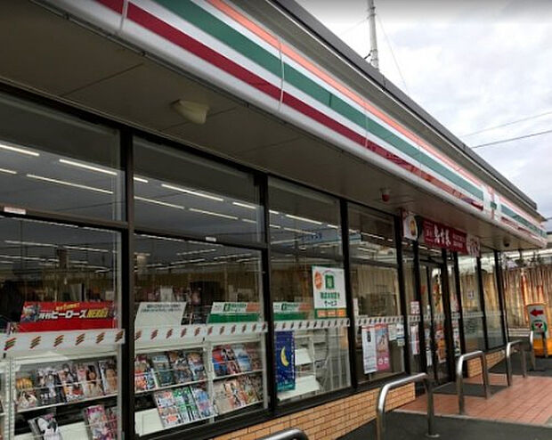 セブンイレブン 厚木愛甲東店（約151m）