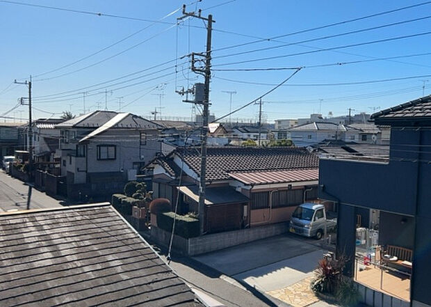 【物件からの展望】眺望を気にして物件を探す場合、前面に建物が建っていないか現地で確認しましょう！前面に建物があると景色はもちろん、日当たりや風通しにも影響が出てきます。住んだ時のことを想像しながら現地見学をしましょう。