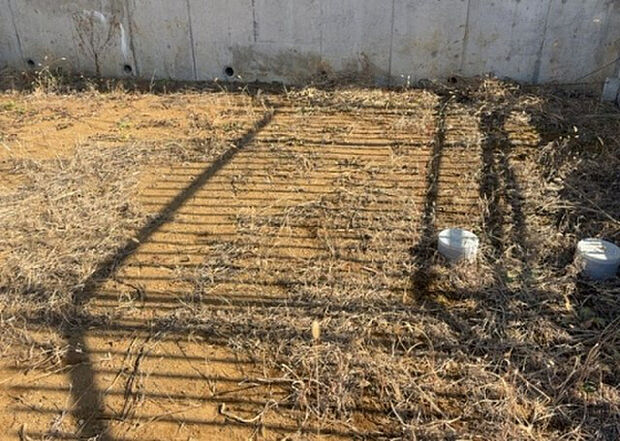 【玄関_2】玄関は、狭すぎると複数人で使いにくく、広すぎても無駄な空間になりがちです。最低2畳を目安にして、家の広さとの兼ね合いや家族の人数を考慮して決めるとよいでしょう。現地を見学して快適な玄関を選びましょう！