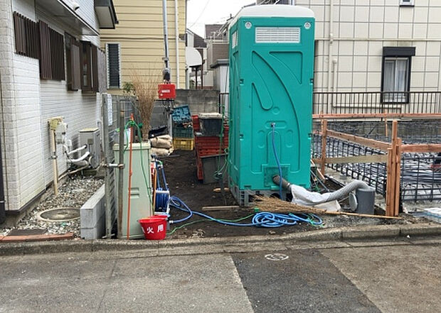 【駐車場_2】駐車場と明記されていても、最小スペースでつくられた駐車場だと大型車は駐車できなかったり、出入りしにくくなったりする可能性があります。お車のサイズと購入したい物件の駐車場のサイズを現地で確認しましょう。