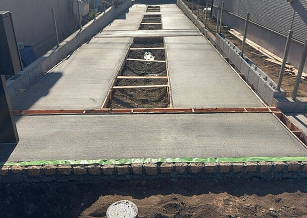 【駐車場】駐車場と明記されていても、最小スペースでつくられた駐車場だと大型車は駐車できなかったり、出入りしにくくなったりする可能性があります。お車のサイズと購入したい物件の駐車場のサイズを現地で確認しましょう。