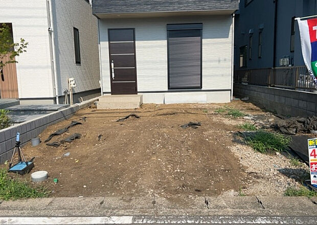 【駐車場】駐車場と明記されていても、最小スペースでつくられた駐車場だと大型車は駐車できなかったり、出入りしにくくなったりする可能性があります。お車のサイズと購入したい物件の駐車場のサイズを現地で確認しましょう。