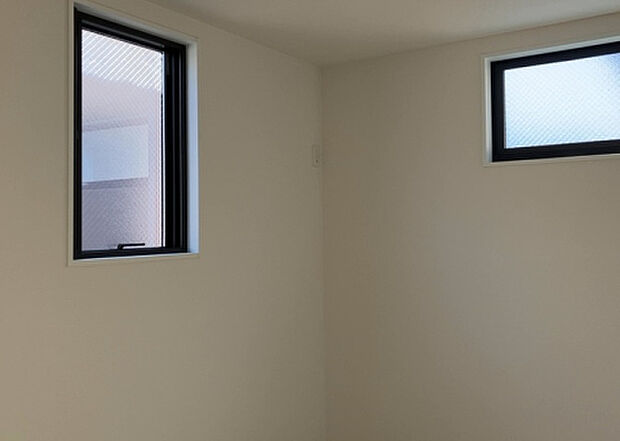 【子供部屋】子供が何人でも年齢によっては、受験時にしっかり壁のある個室があった方が良い場合もあります。難しい問題ですが、兄弟の人数や、性別や年齢差によって状況が異なりますので、数年後のこともしっかり考えましょう。