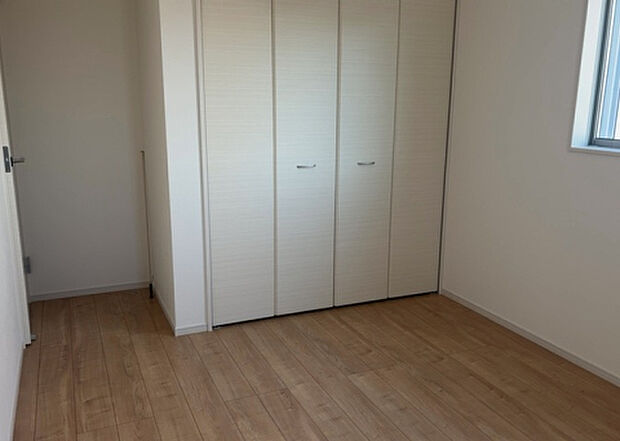 【子供部屋】子供が何人でも年齢によっては、受験時にしっかり壁のある個室があった方が良い場合もあります。難しい問題ですが、兄弟の人数や、性別や年齢差によって状況が異なりますので、数年後のこともしっかり考えましょう。