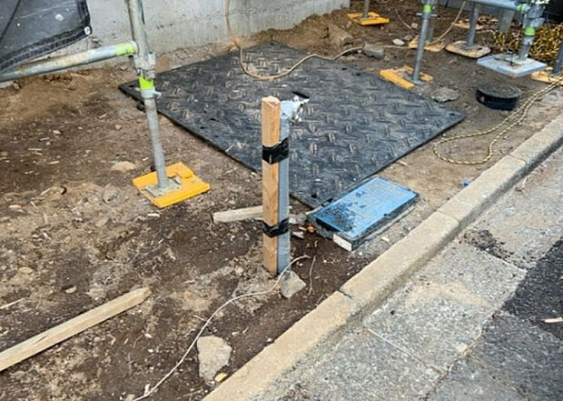 【その他設備】敷地内には、散水栓や立水栓があります。水道水を直接利用できるため、水を運ぶ手間を省くことが出来ます。大量の水を必要とする洗車作業や清掃などに役立ちます。その他設備とあわせて、現地でご確認ください。