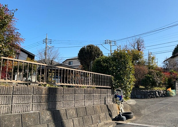 【物件からの展望_3】田園風景が味わえる土地に住みたい!海や山の見える自然豊かな土地に住みたい!などご要望に併せて当社営業がご提案させて頂きます。当社が抱えている数ある物件の中からお客様が納得する1件を一緒に探しましょう!