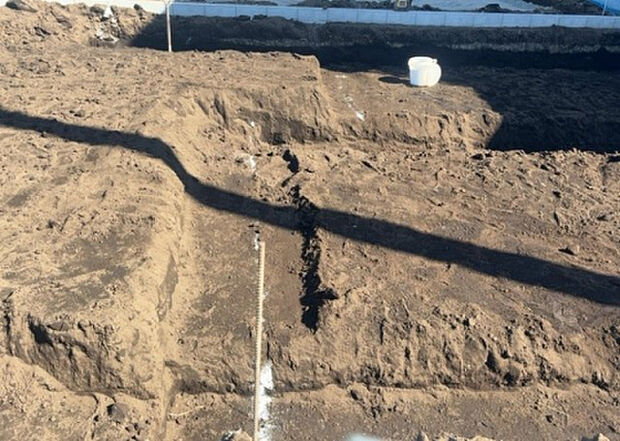 【玄関_2】玄関は、狭すぎると複数人で使いにくく、広すぎても無駄な空間になりがちです。最低2畳を目安にして、家の広さとの兼ね合いや家族の人数を考慮して決めるとよいでしょう。現地を見学して快適な玄関を選びましょう!